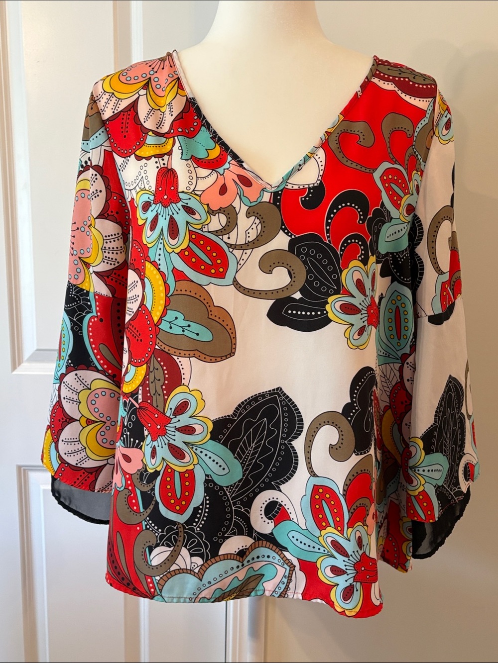 7th Avenue Design Studio V-Neck Multicolor Floral Paisley Blouse w Bell Sleeves